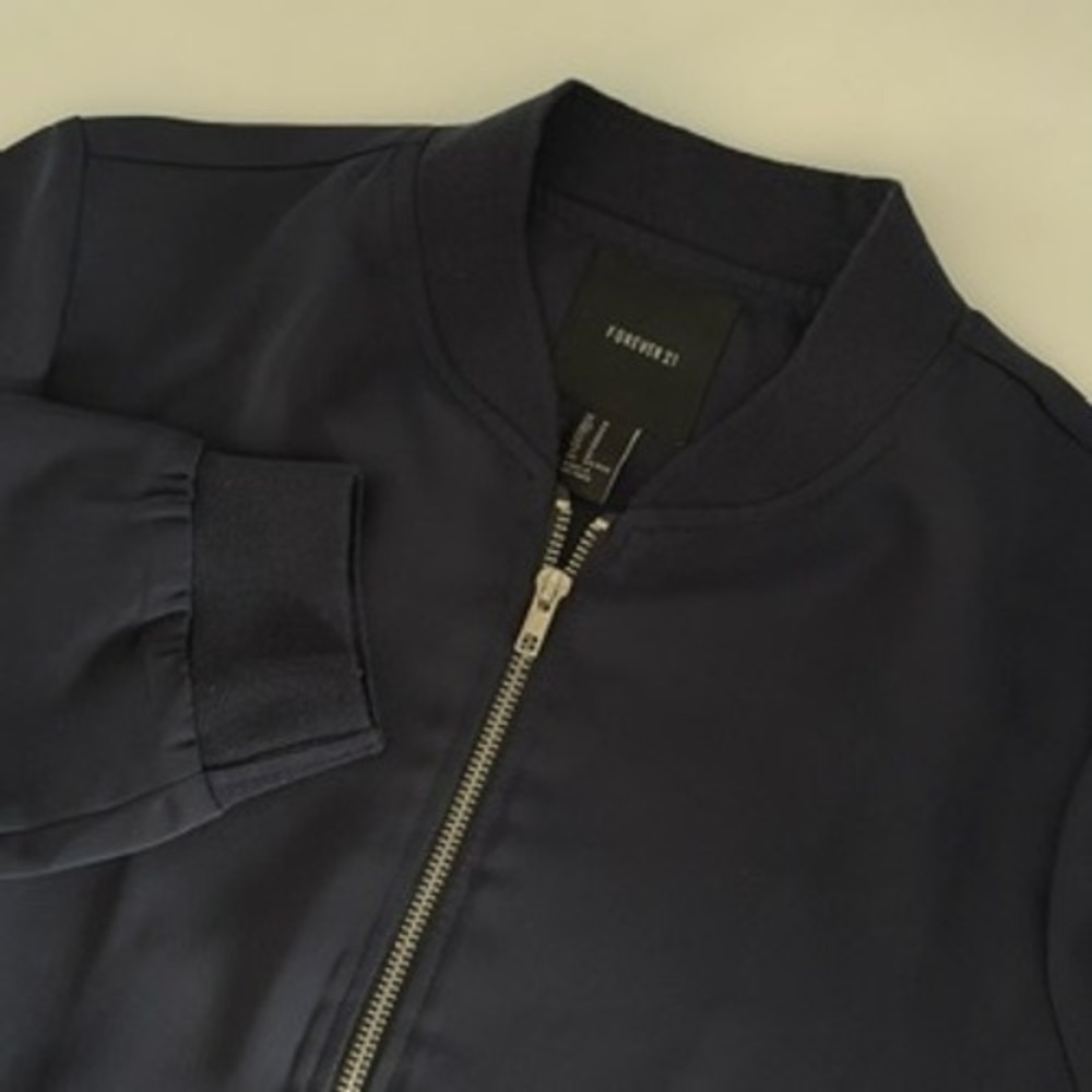 Forever 21 Navy Blue Full Zip Bomber Jacket Womens Medium Ribbed Trim Pocket
